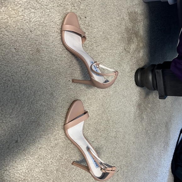 Steve Madden Tan Heels - Picture 2 of 4
